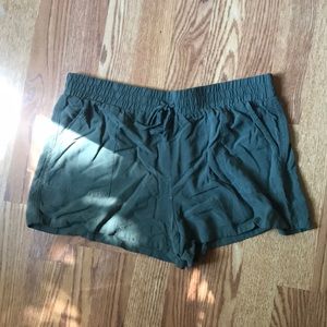 Flowy olive shorts